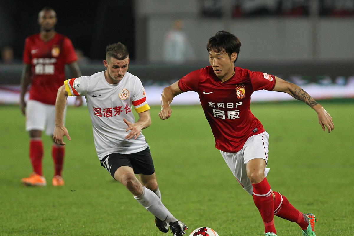 关于荷甲赛程吃紧,广州队国际比赛日扳平良机,震撼外界,赛季目标并未改变的信息爱游戏体育